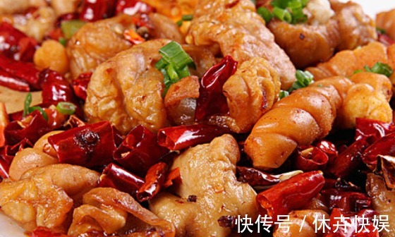 “大型美食展示现场”已营业,香辣入味,外酥里嫩,吃一口满嘴香