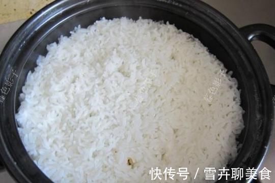 一个菜|老两口的简餐，荤素巧搭配，吃到撑得慌，网友；怎么连皮都吃了