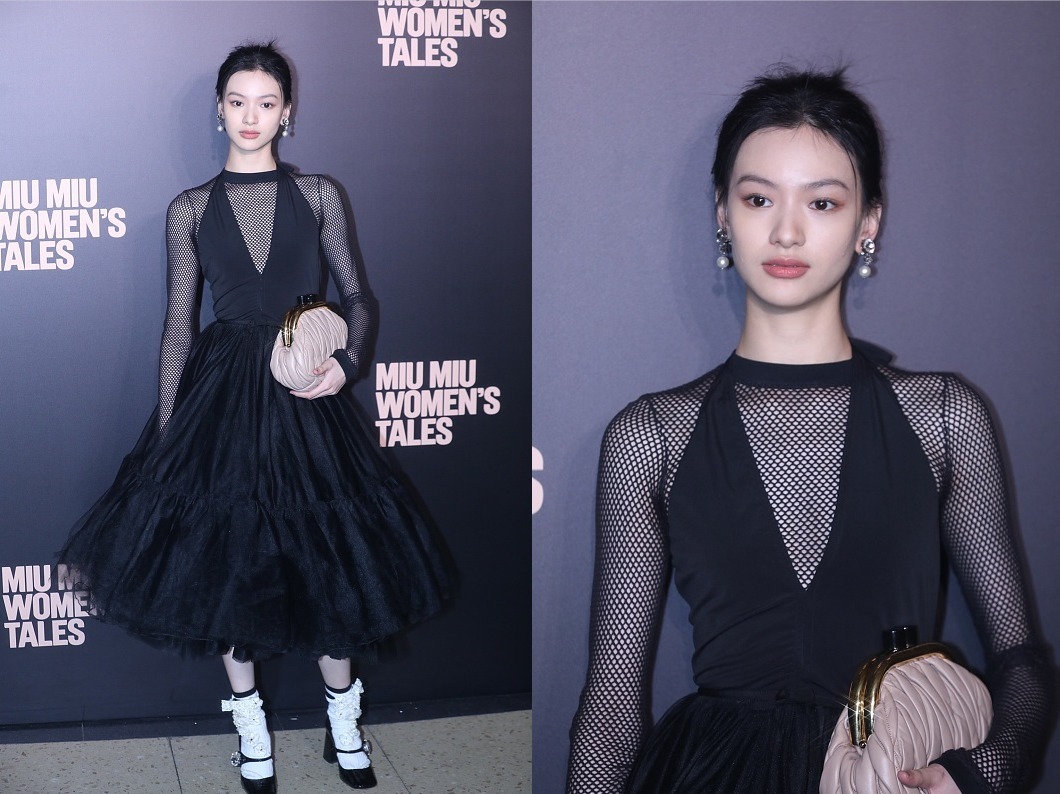 小黑裙 邱天真的“瘦得吓人”, 黑色吊带裙秀不出曲线感, 真的全靠颜值撑