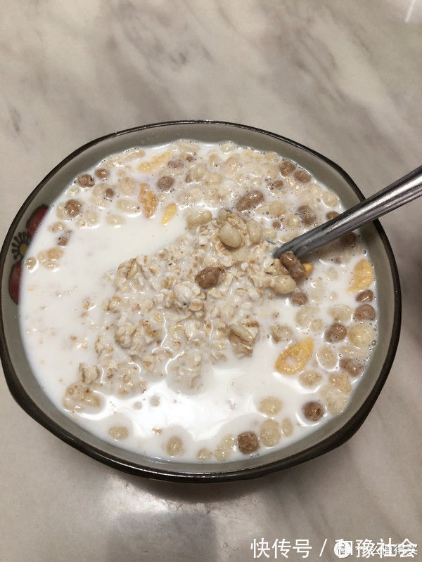 燕麦|馋嘴星人的小秘密,这些食物好吃且不易发胖,值得囤入