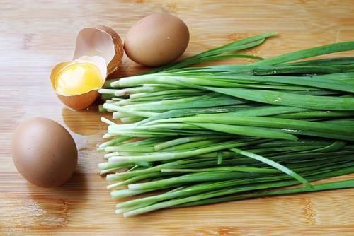 山东人家家都烙的韭菜鸡蛋菜饼，每次做都吃到撑！（内有诀窍）