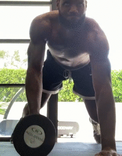 岩石|最近很火的岩石深蹲挑战,试试你的下盘够稳吗?