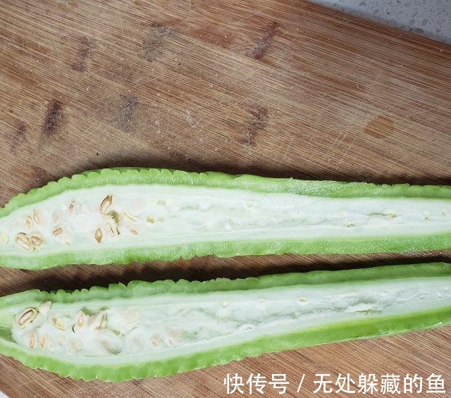 鸡蛋|鸡蛋蒸苦瓜，香而不腻，开胃爽口快手菜！