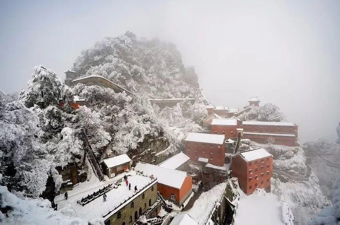 风雪|风雪武当山，仙境藏玄机！大雪封山时，道人、隐士都在干什么！
