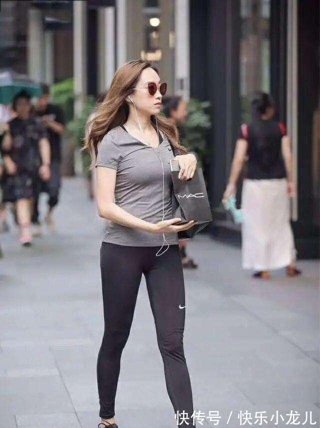 领口 打底裤可多种时髦风格轻松切换,风格干净时尚,秒变妙龄少女