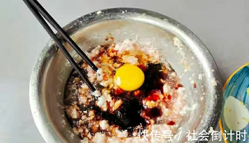 解馋|入秋后，遇到此菜别手软，维C是苹果的7倍，隔三差五吃一点特解馋