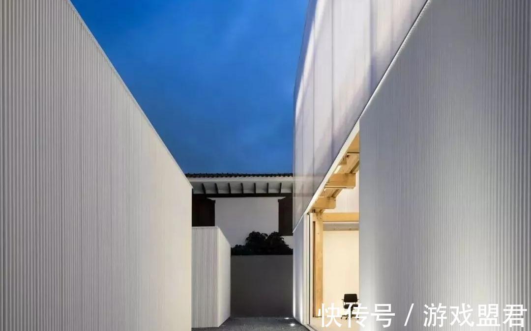 重装|头回见有人这样封阳台,好聪明,真想把家里的阳台拆了重装!