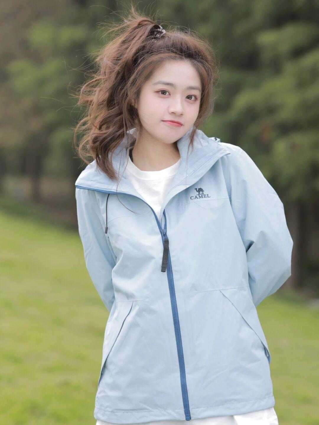 运动裤 冬季来一件冲锋衣,青春活力美感十足,就不要再犹豫不决了