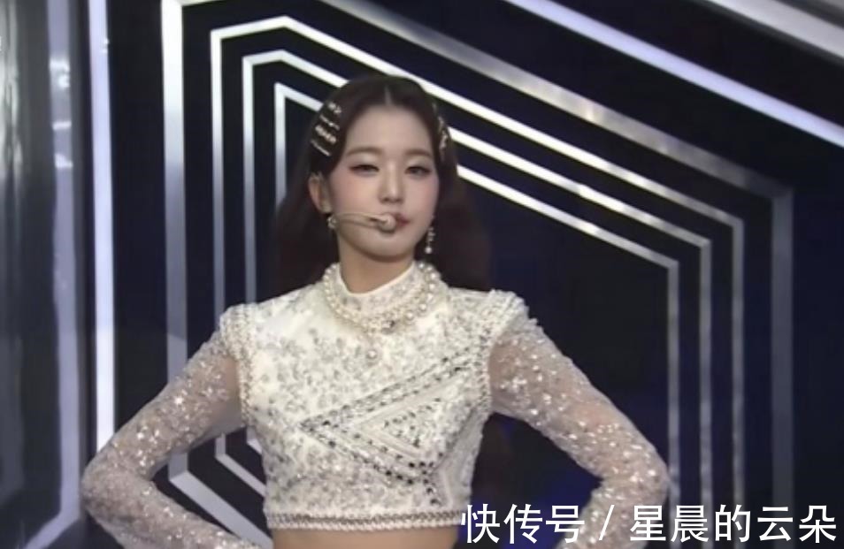 张员瑛与孩子们IVE舞台服装遭网友批评区别待遇