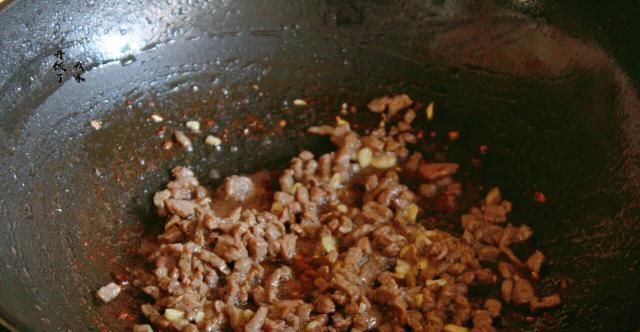 这饭拌一拌就上桌，比焖饭好吃，比煲仔饭简单，热量低，懒人必学