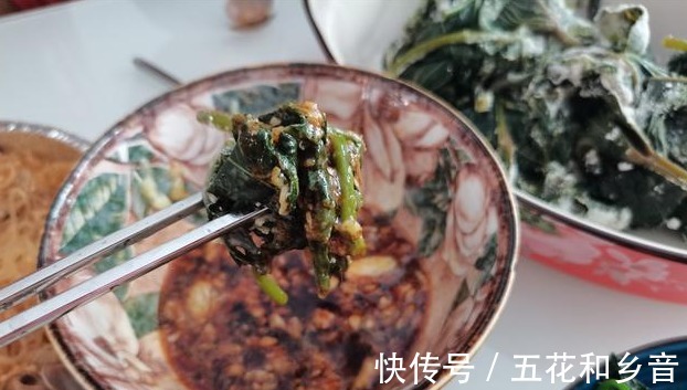 为人父母|青岛一家三口的晚餐,在朋友圈火了,不剩菜不浪费,网友太寒酸!