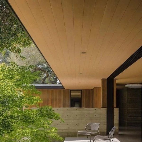 餐厨|不差钱的土豪,在山里建了座豪宅,鸟语花香,过上诗一般的生活