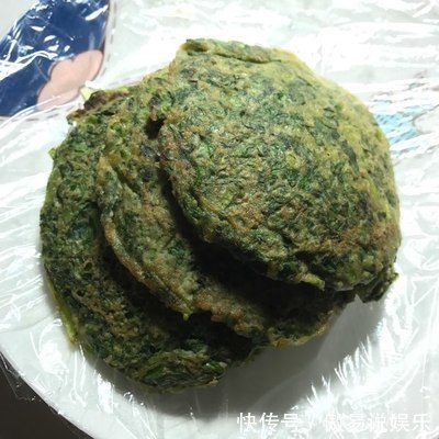 早餐饼超好吃做法,咬一口满嘴香,隔三差五做一次,比韭菜饼好吃
