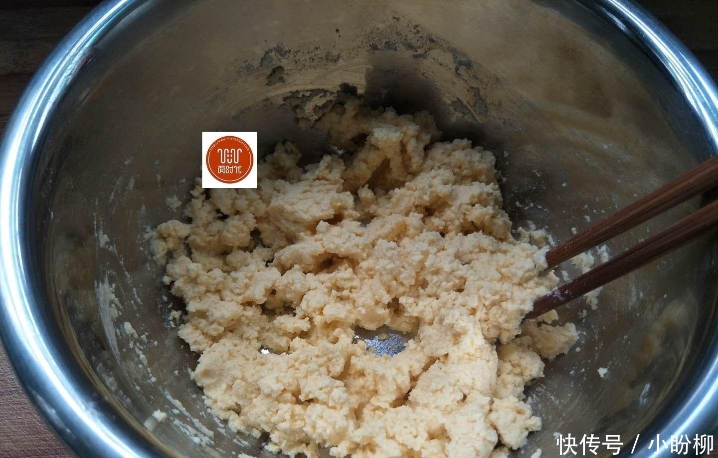 玉米饼,教你一招,比城里卖的蛋糕还要好吃,儿子一下吃了5个