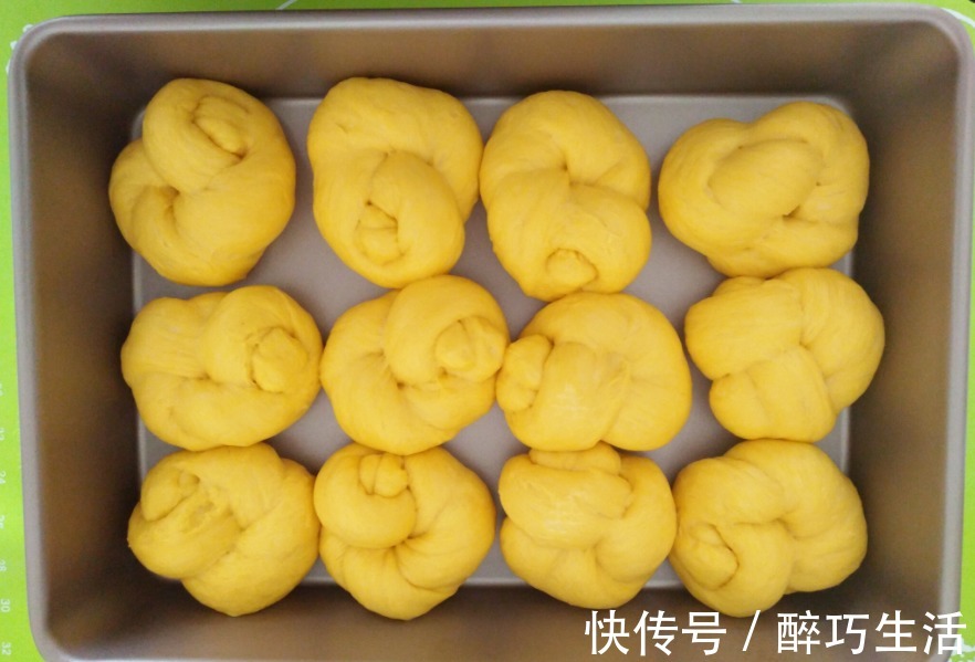 松软|用南瓜做成老面包，组织松软细腻好吃，口感好极了