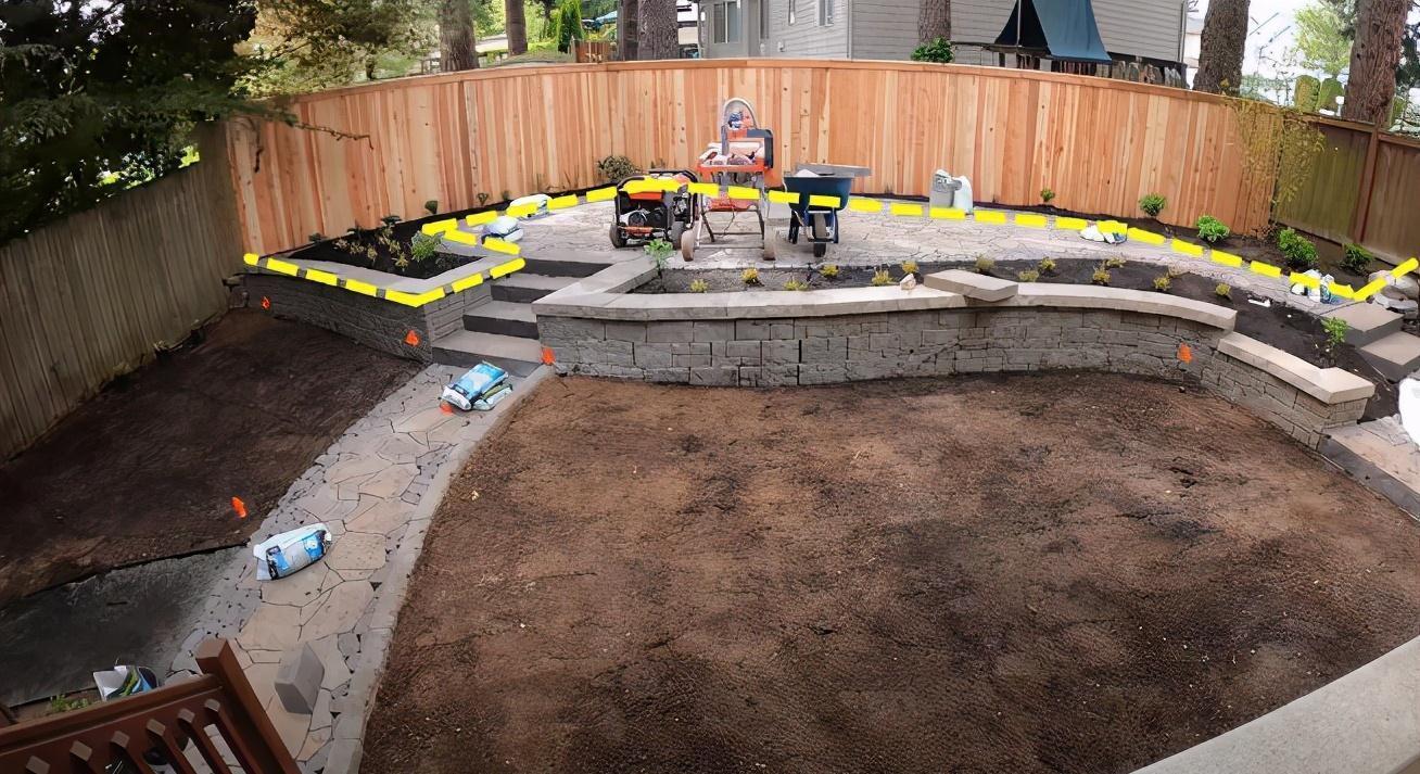 铺设|荒芜的庭院这样改,一半花园一半户外休闲地,10天让它身价翻倍!