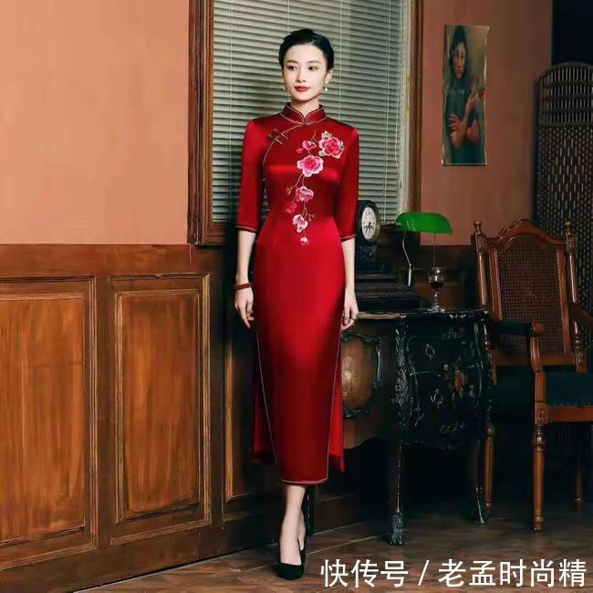 旗袍|夏季穿这几个颜色的改良旗袍,超减龄,不但时尚又优雅气质无暇!