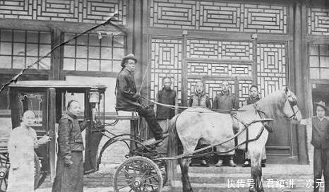 马车|清朝珍贵老照片:一品大臣威风凛凛,第二张的马车让人吃惊!
