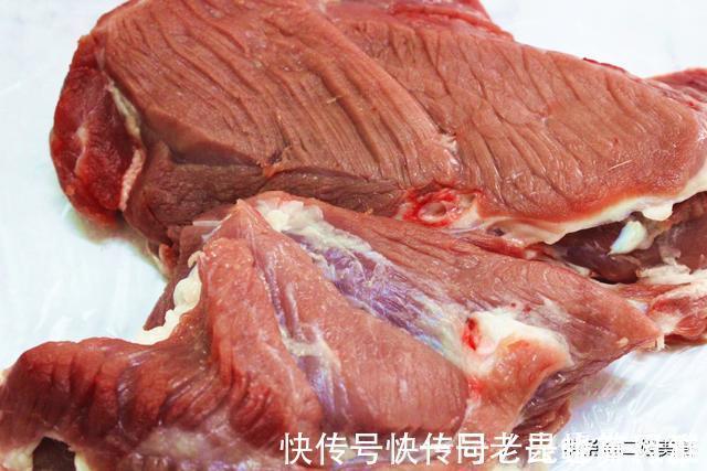 买羊肉，前腿肉和后腿肉可不一样，口感差别大，弄懂了再买也不迟