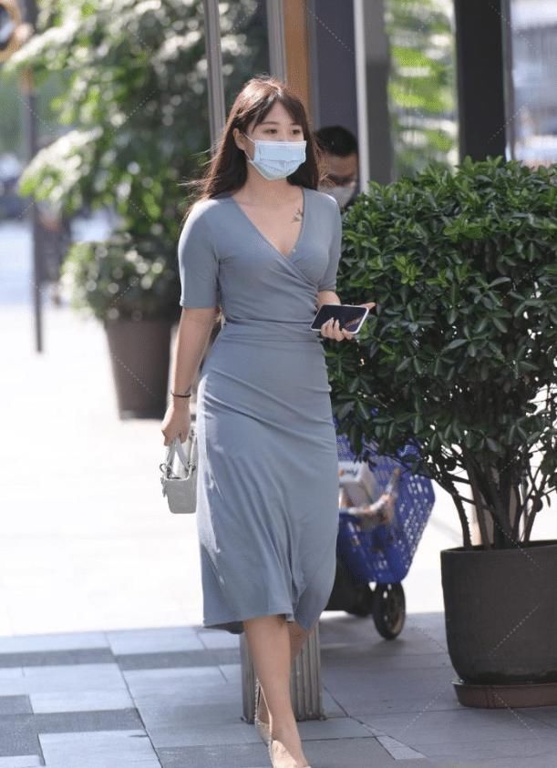 时尚|说实话，微胖的女生更招人喜欢，美女穿裙“柔情似海”