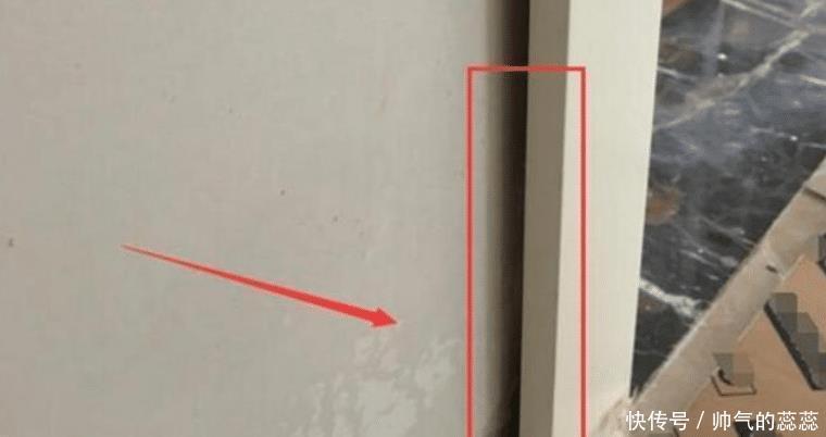 业主|木门有问题,业主要求返工,而师傅直说800块的门就这样