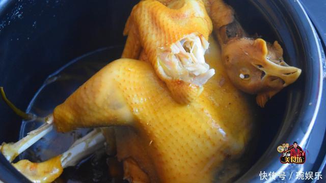 电饭煲焖鸡最好吃的做法,简单美味又解馋,看看你喜欢吃不?