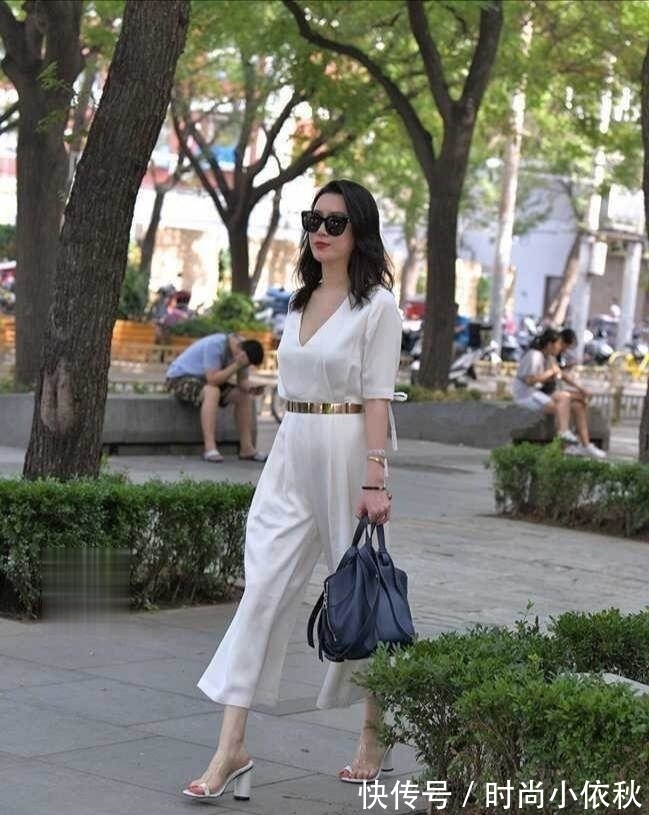 衣服|好看的衣服强势归来,总会给人带来一种很闷热的感觉?
