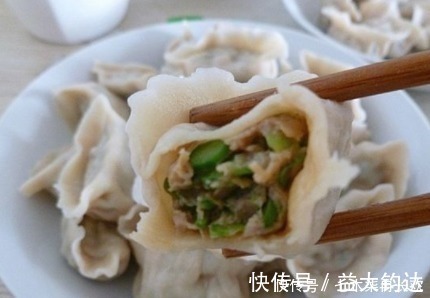 夏天总会买这菜来包饺子,皮薄馅大很美味,多吃也不上火,解馋