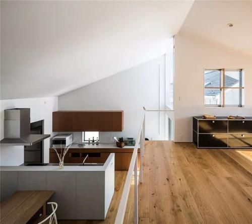 镜面|错层设计太牛了,四层空间布局,让60㎡小户型秒变240㎡大豪宅