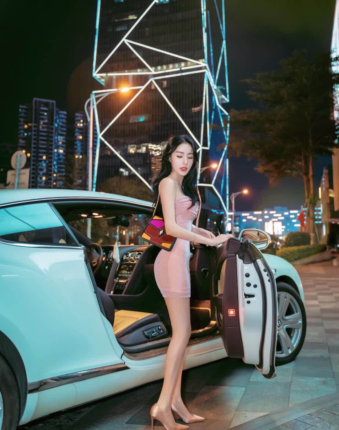 吊带短裙 粉色吊带短裙姐姐太赞了, 优雅大方温柔美丽端庄, 爱了吗