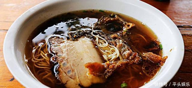 面条|南浔双交面,浇头按季节更换,游客专门排队来吃