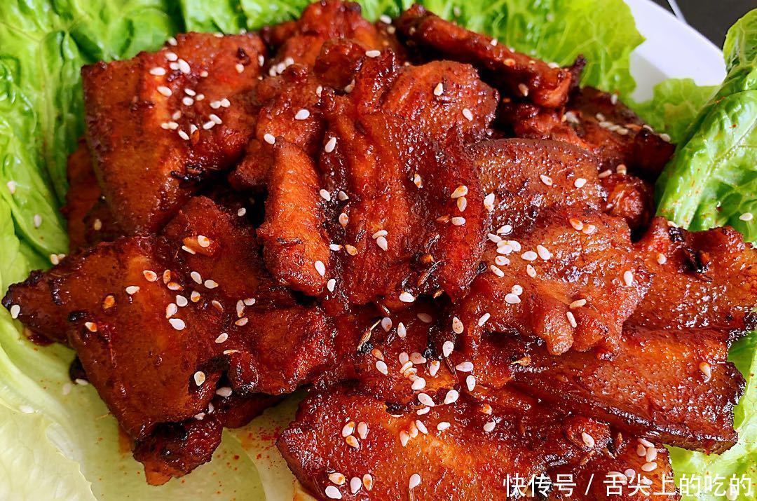 秘制|这是五花肉最好吃的做法,不放油,不放水,焦香软嫩口感好极了