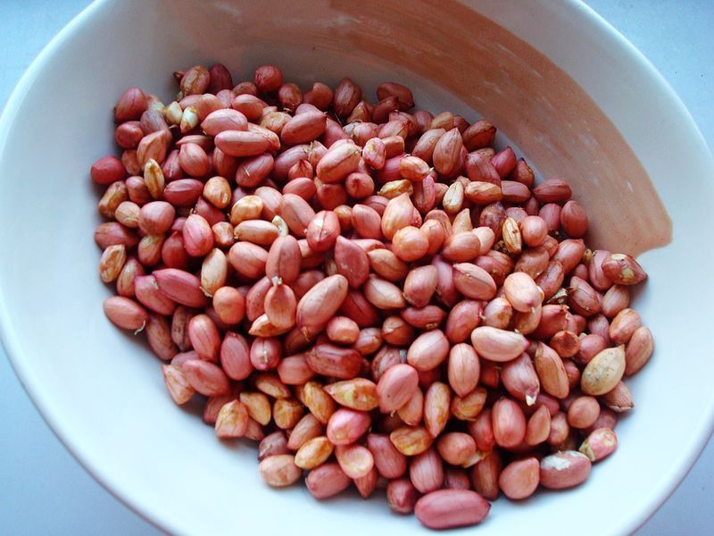 花生不要再煮着吃了，这样做能炒菜能拌面，比老干妈都好吃