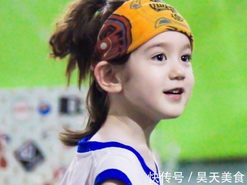 萌娃|陳小春首曬兒子,各大明星們的兒子你更看好誰呢?