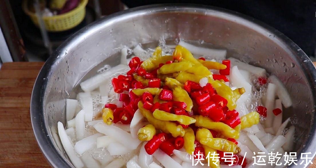 腌萝卜,最忌直接杀水!教你正确做法,萝卜入味好吃,放一年不坏