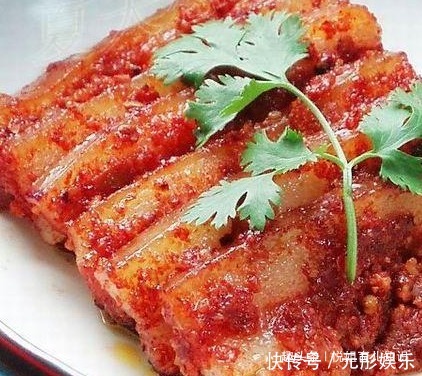 给小孩做的菜,都被“大孩”给抢着吃了,没法,又得去厨房