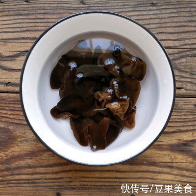 木耳炒山药—脆嫩爽口、营养美味，吃出的健康