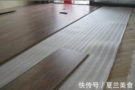 装修|头一次见有人这样铺木地板，老木工都夸聪明，后悔入住才察觉