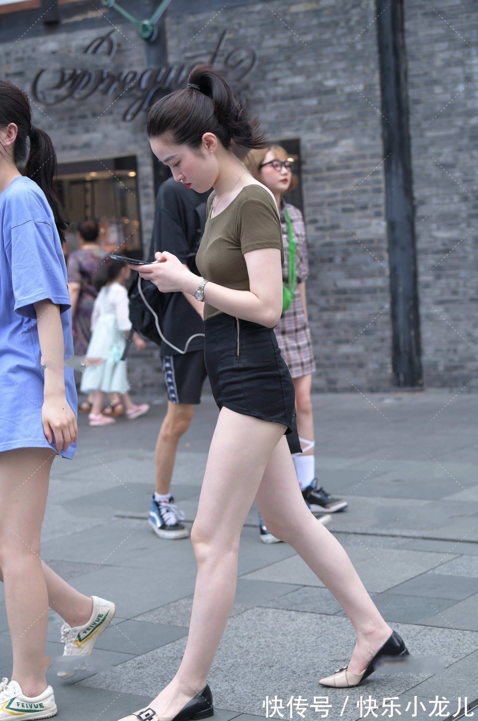 类型|时尚优雅的气质美女，最让人着迷了，是你喜欢的类型吗？
