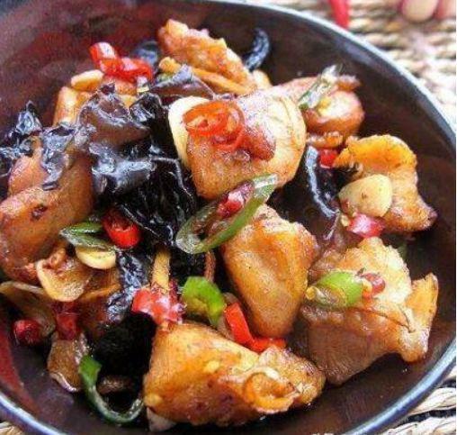 口感独特的几道下饭菜，色泽诱人，鲜香入味，家人吃得很开心