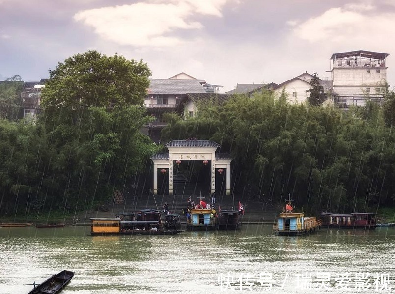 闽粤会馆|唯一建在水上的古镇，400年不通车不修桥，今依旧只能乘船前往