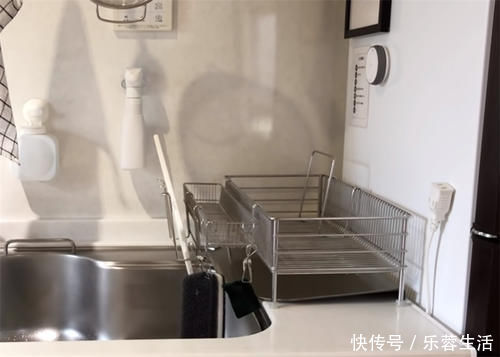 厨房|日本主妇怎么收纳厨房水槽？细节满满的收纳整理术，让厨房更整洁
