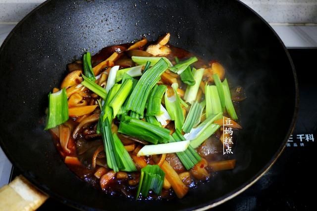  又一好吃的下饭素菜，5分钟搞定，如同肉的口感，连孩子也爱吃