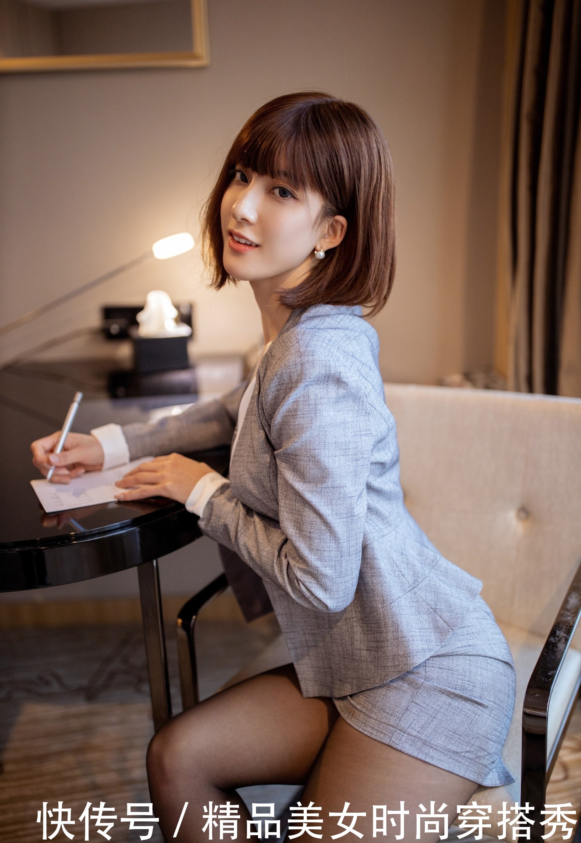 单品|西装套装是职场女性最好的入门单品,简单又自带气场穿出高级气质