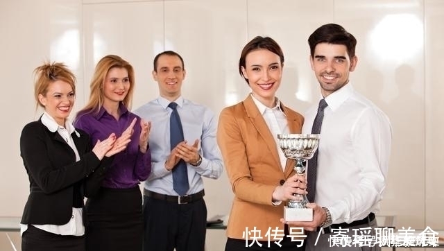 快递员|刘强东曾“吹牛”干满5年可买房遭现实打脸：如何防止老板的画饼