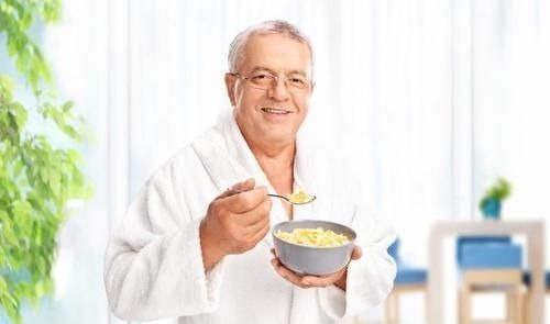 饮食|越老越要吃得健康，60岁后坚持3大饮食规则，长寿不会离你太远
