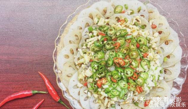 爆款美食：蒜苗炒千页豆腐、双椒拌藕片、果香咖喱鸡、孜然鸡胗