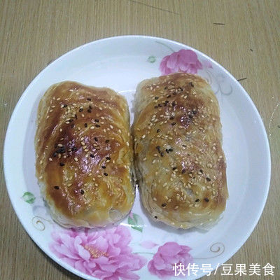 适合全家的自制简单芝士牛肉饼,老人小孩都爱吃