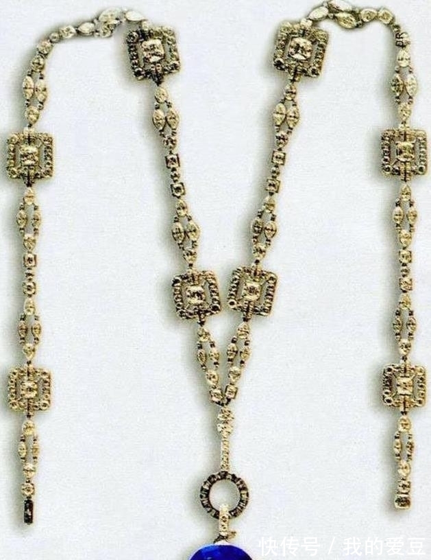 伊特鲁里亚#有着万年历史的项链,随着时间而愈发的多样化,有极大的鉴赏价值