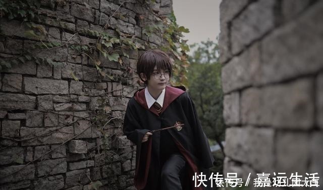 cos|電影畫風劇情好評,可愛還原的哈利波特cos,看到表情包我樂了